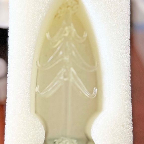 SEA CREATURES, 12 BLOWN CRYSTAL WITH 6 ¼ H x 2 ½ DIAMETER CRYSTAL TREE TO HANG - Picture 6 of 15